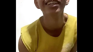 Niño trans con culo hermoso